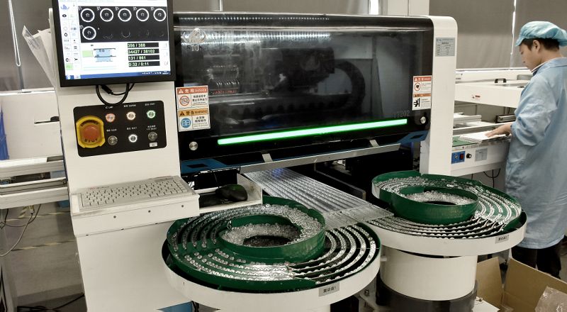 SMT-automatic Lens Mounting SMT-automatic Lens Mounting